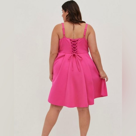 Torrid Sz. 2 (2X/18-20) Pink Mini Scuba Skater Dress - Picture 2 of 5